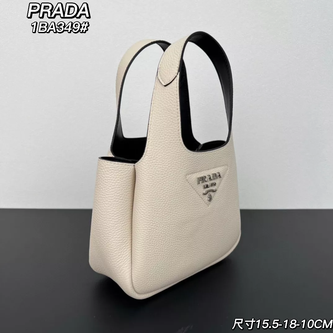 Prada AAA Quality Handbags For Women Cozy 3638