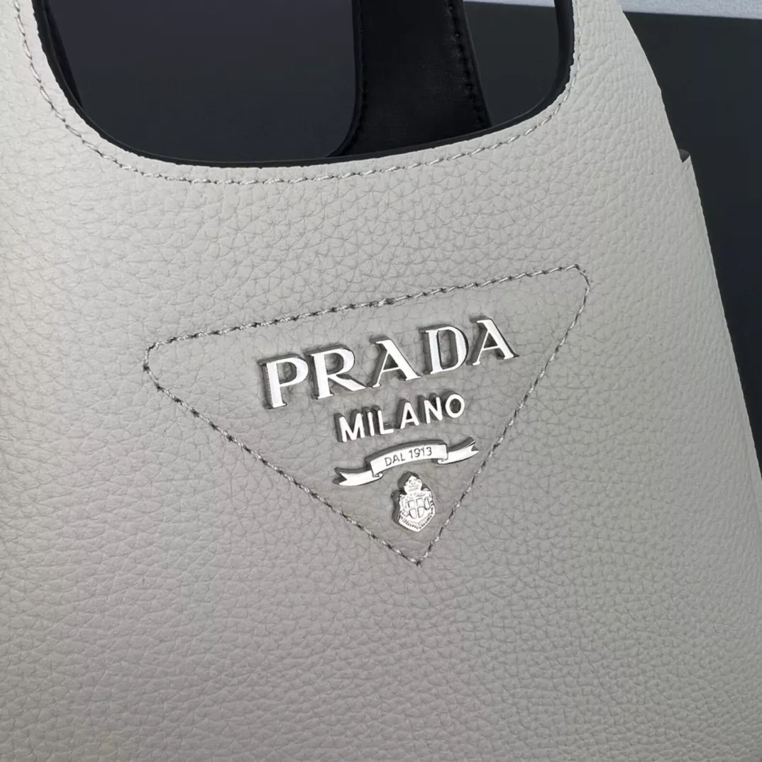 Prada AAA Quality Handbags For Women Cozy 3638
