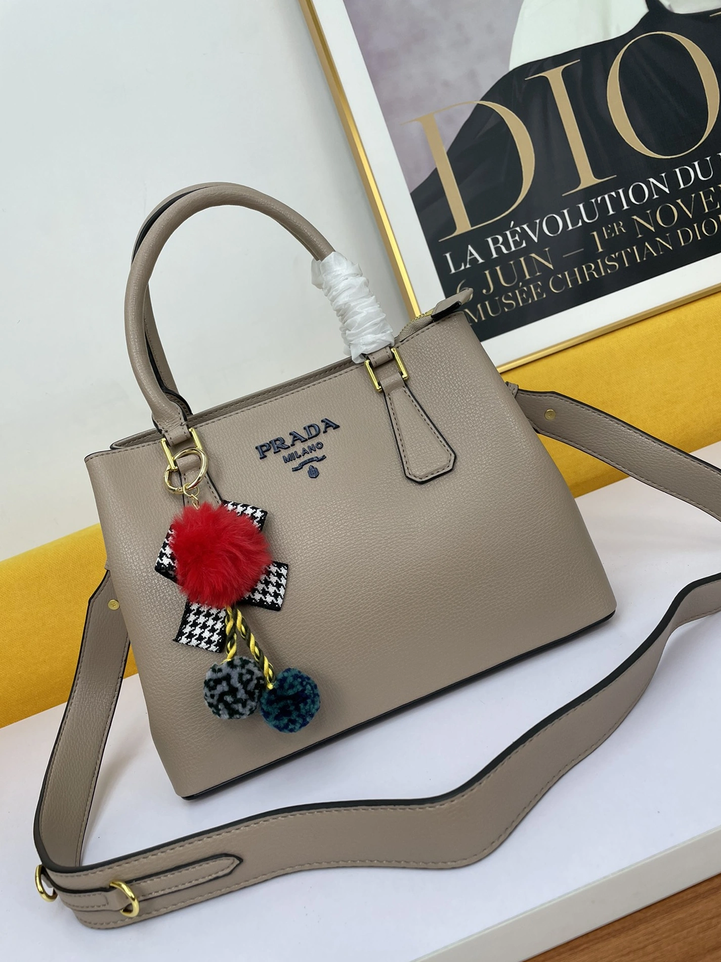 Prada AAA Quality Handbags For Women Cozy 7799