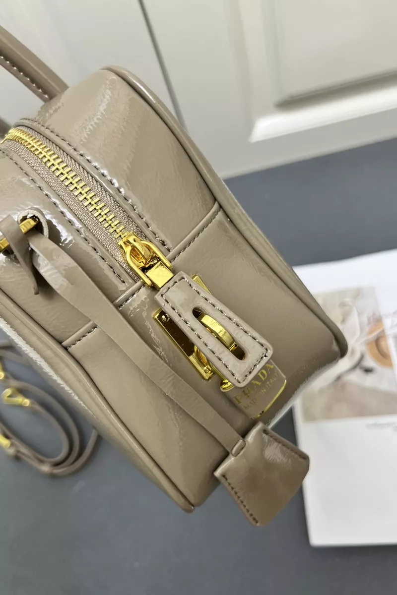 Prada AAA Quality Handbags For Women Cozy 7804