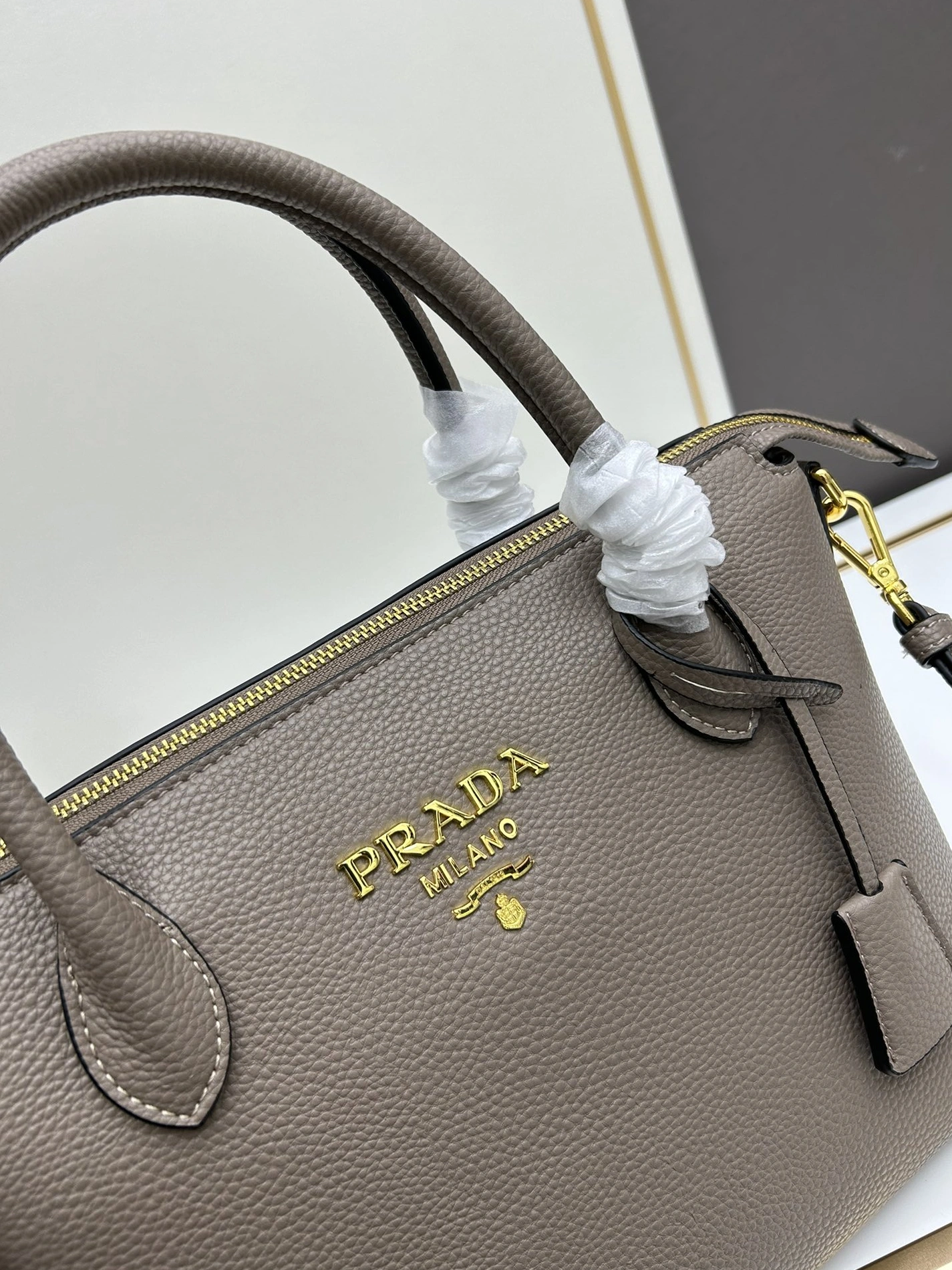 Prada AAA Quality Handbags For Women Cozy 8666
