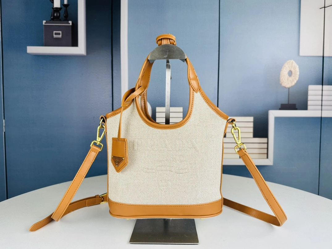 Prada AAA Quality Handbags For Women Durable 4071