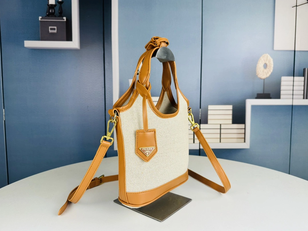 Prada AAA Quality Handbags For Women Durable 4071