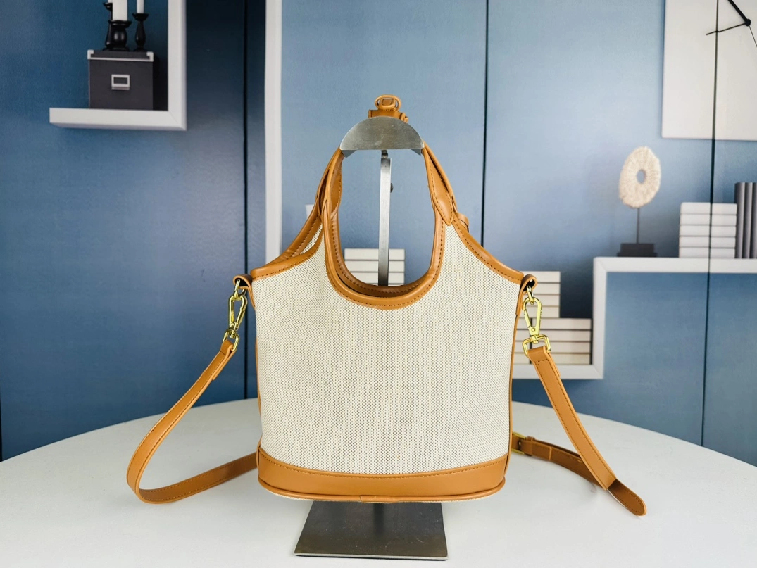Prada AAA Quality Handbags For Women Durable 4071