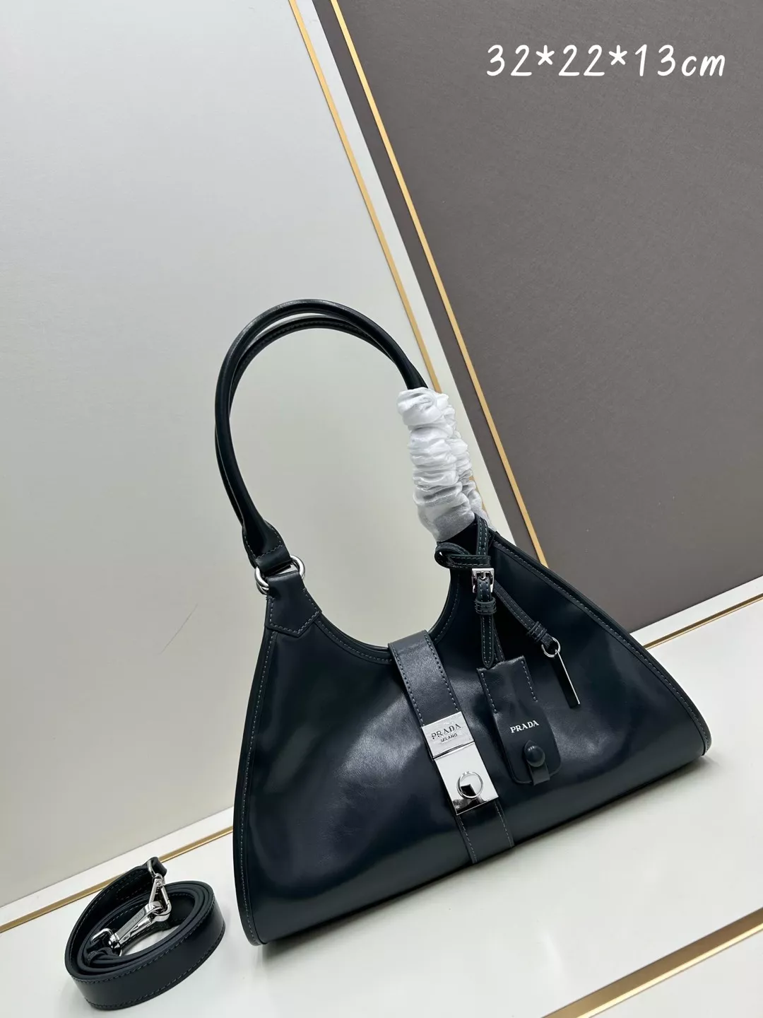 Prada AAA Quality Handbags For Women Durable 4240