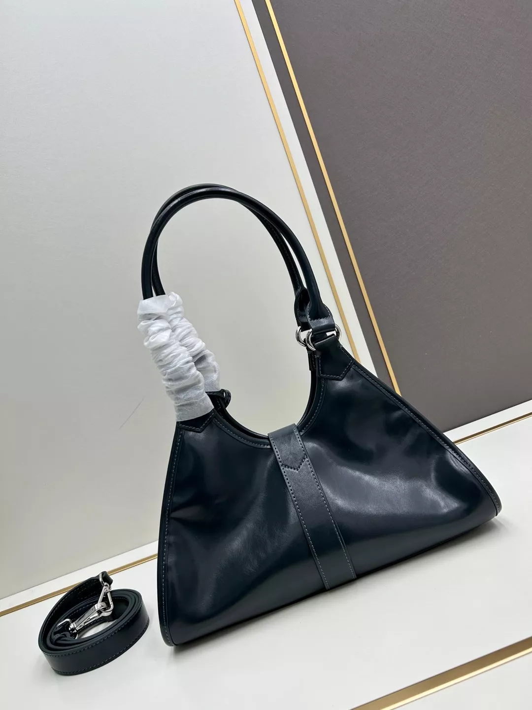 Prada AAA Quality Handbags For Women Durable 4240