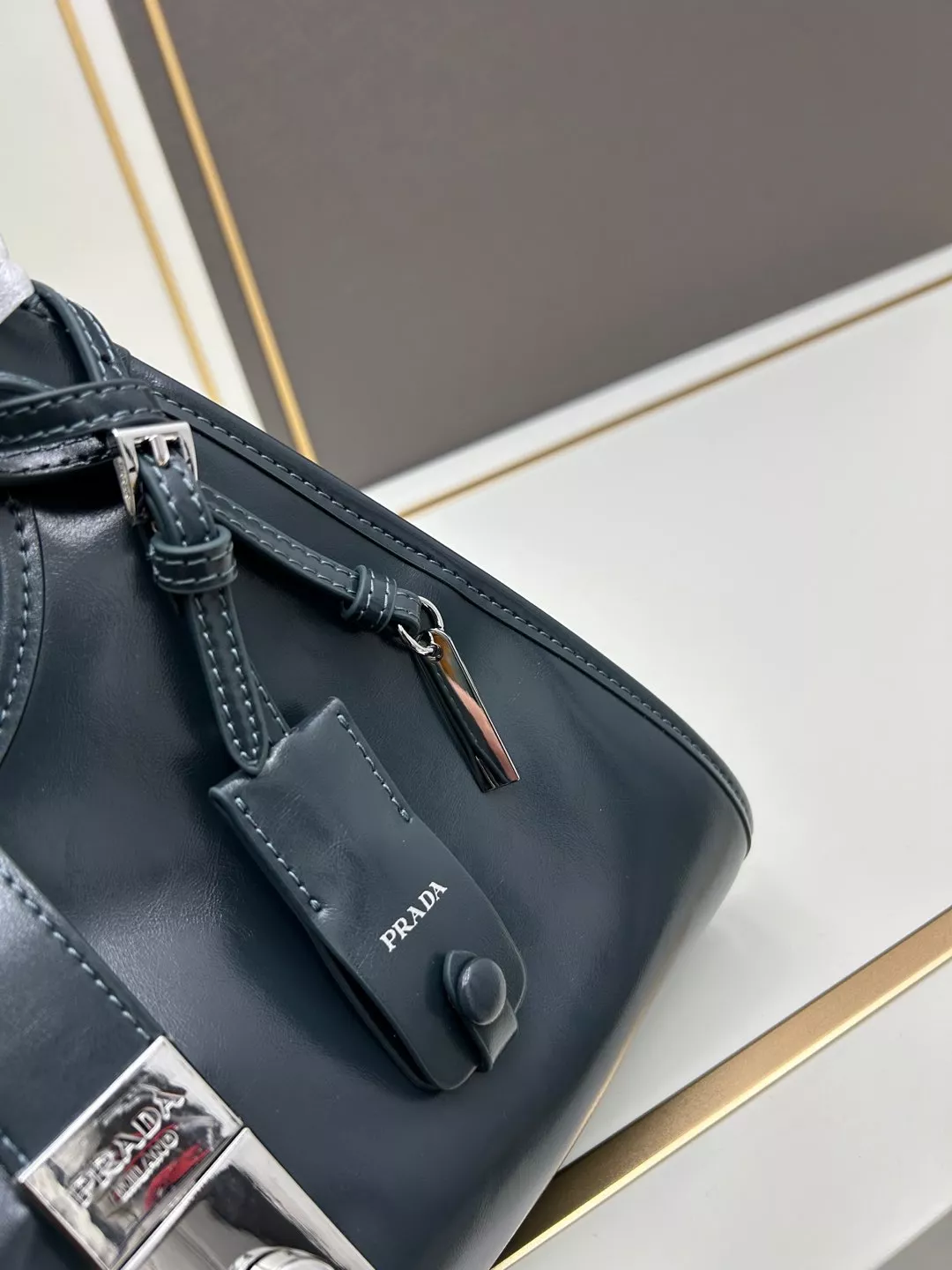 Prada AAA Quality Handbags For Women Durable 4240