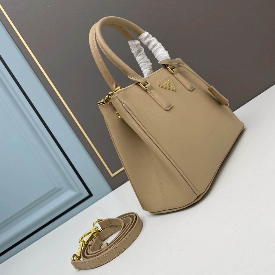 Prada AAA Quality Handbags For Women Durable 4274