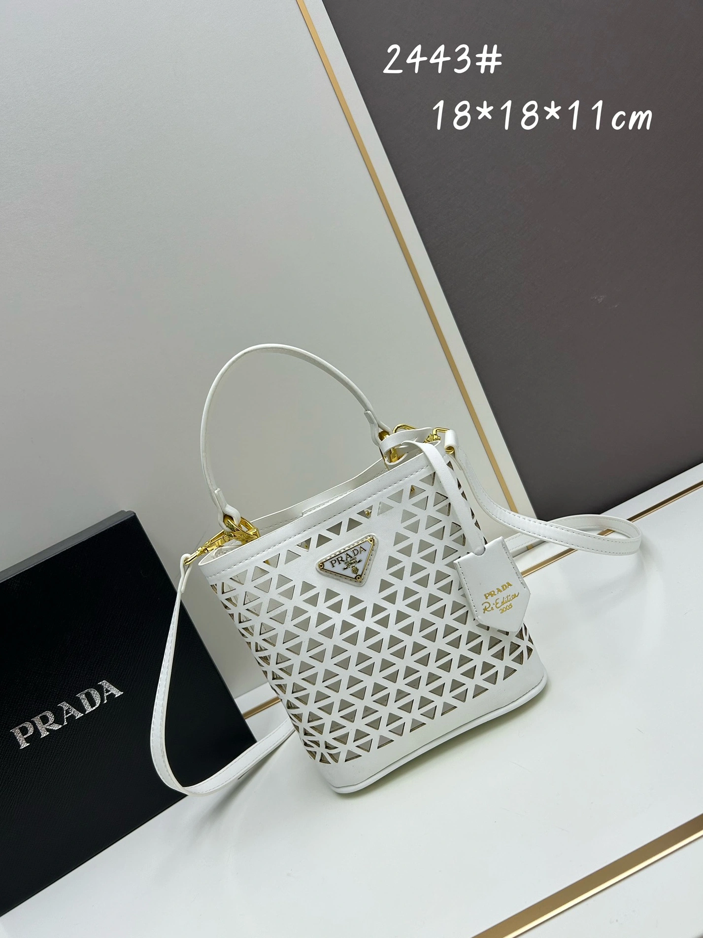 Prada AAA Quality Handbags For Women Durable 4889