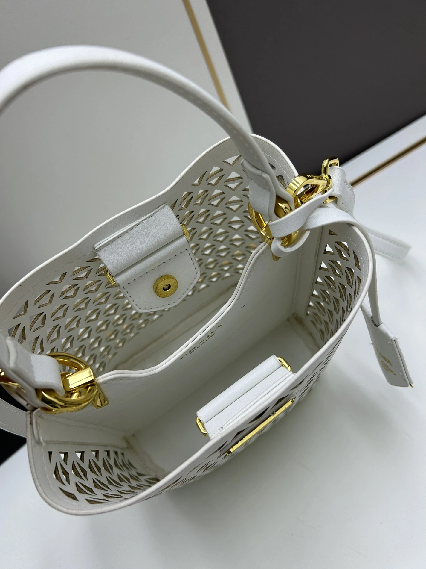 Prada AAA Quality Handbags For Women Durable 4889