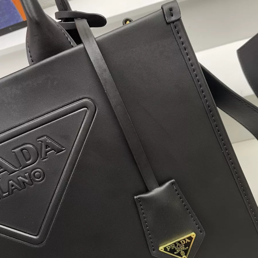 Prada AAA Quality Handbags For Women Durable 8350