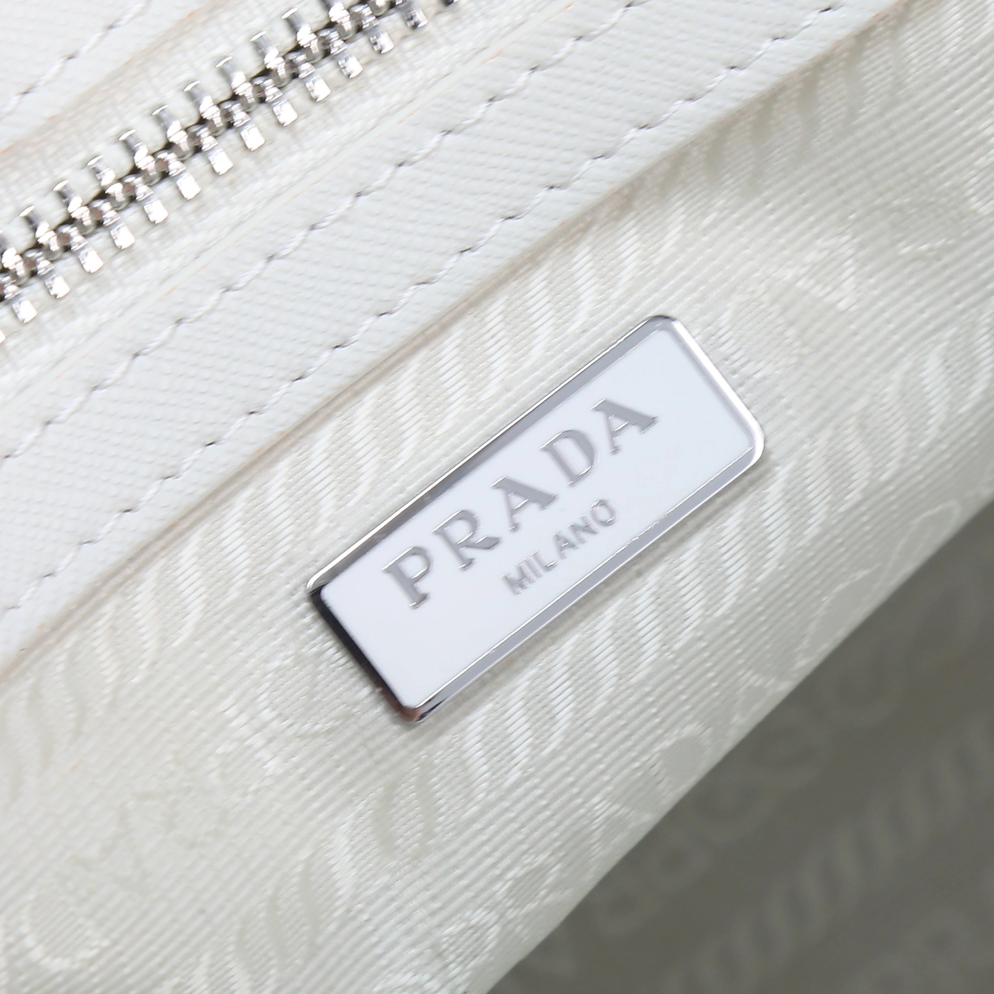 Prada AAA Quality Handbags For Women EasyMatch 397