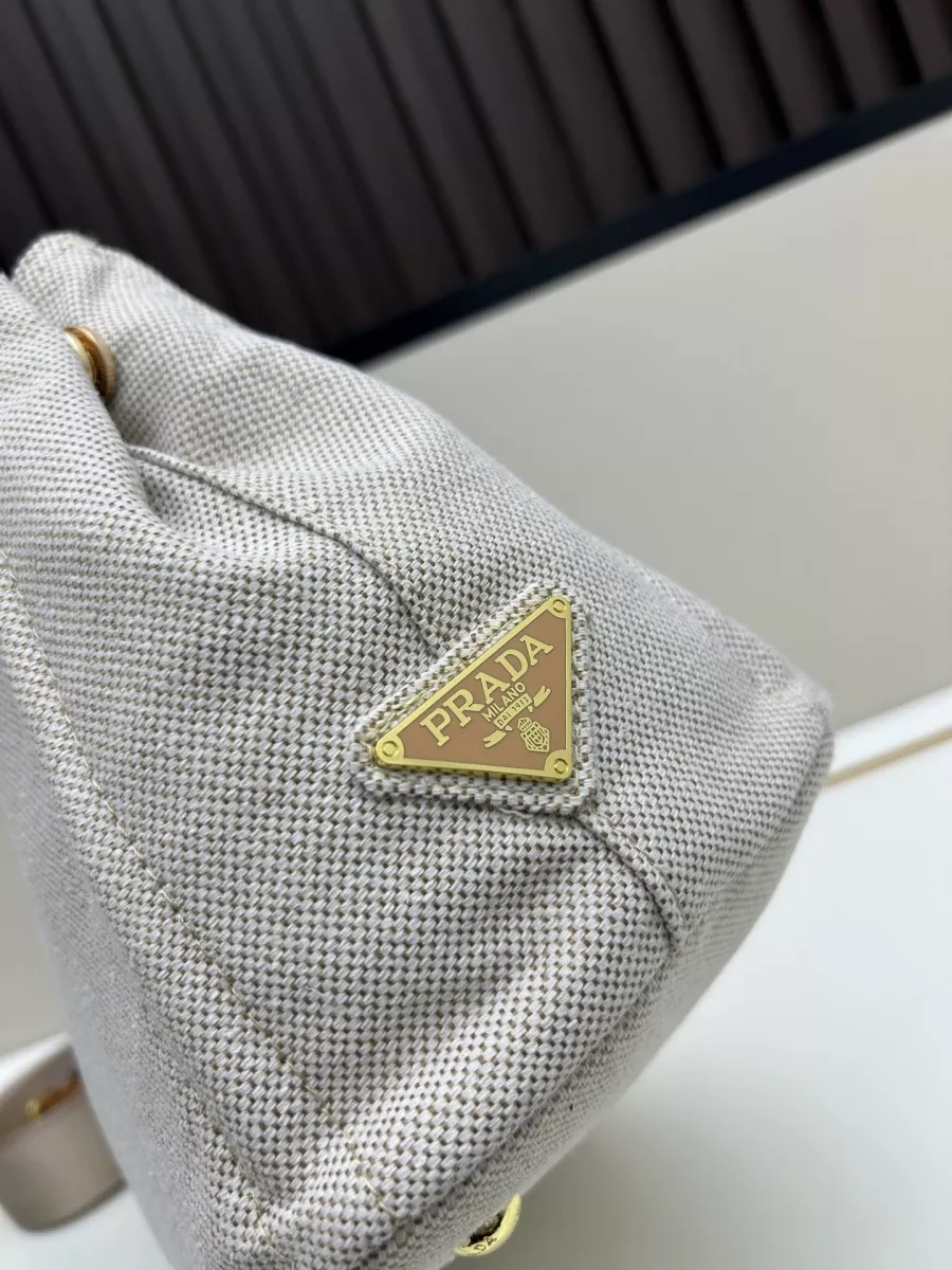 Prada AAA Quality Handbags For Women EasyMatch 7616