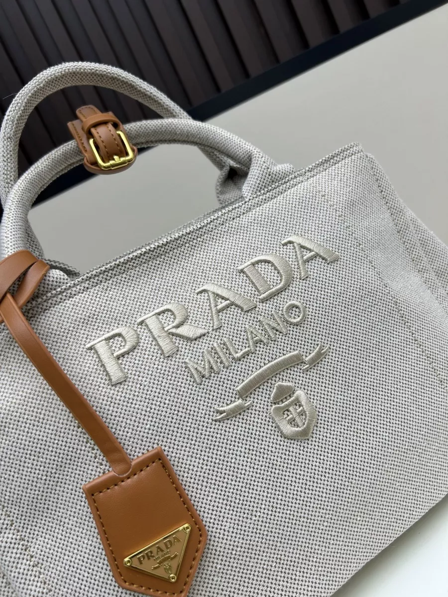 Prada AAA Quality Handbags For Women EasyMatch 7616