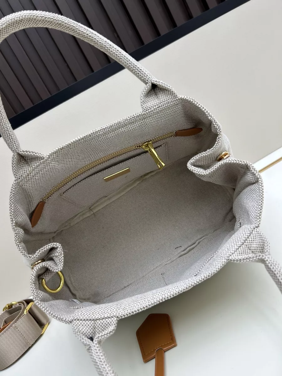 Prada AAA Quality Handbags For Women EasyMatch 7616