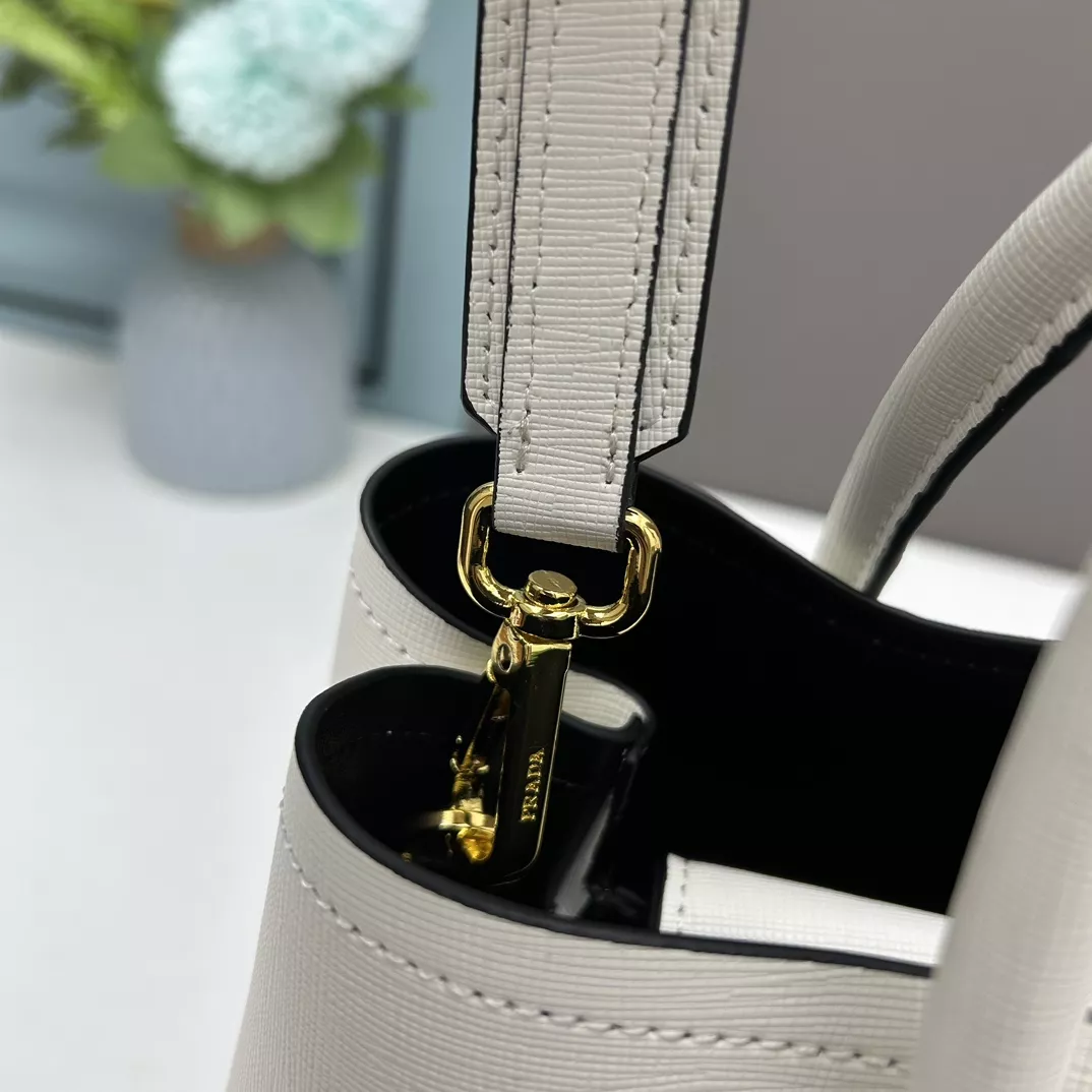 Prada AAA Quality Handbags For Women Efficient 5512