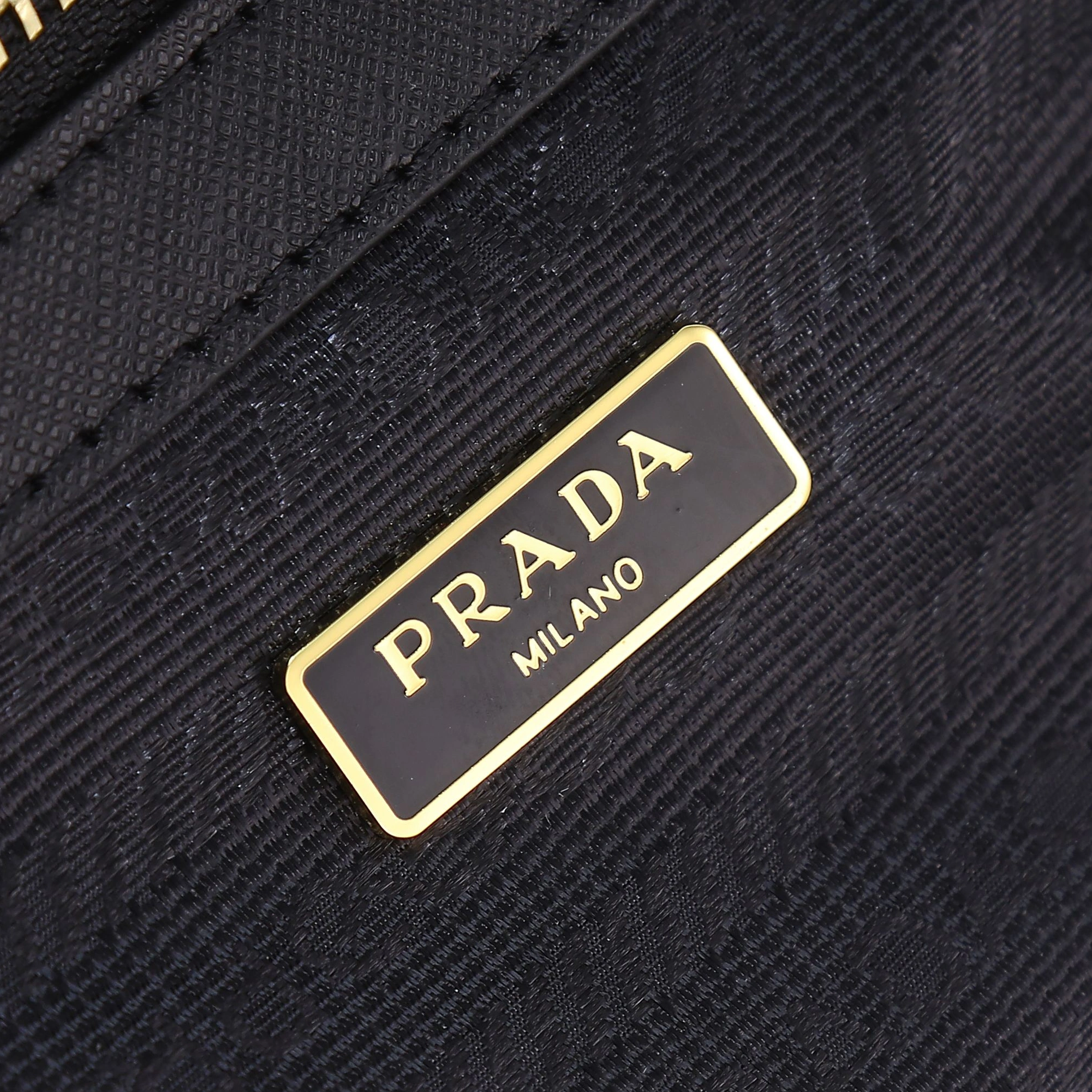 Prada AAA Quality Handbags For Women Efficient 7012