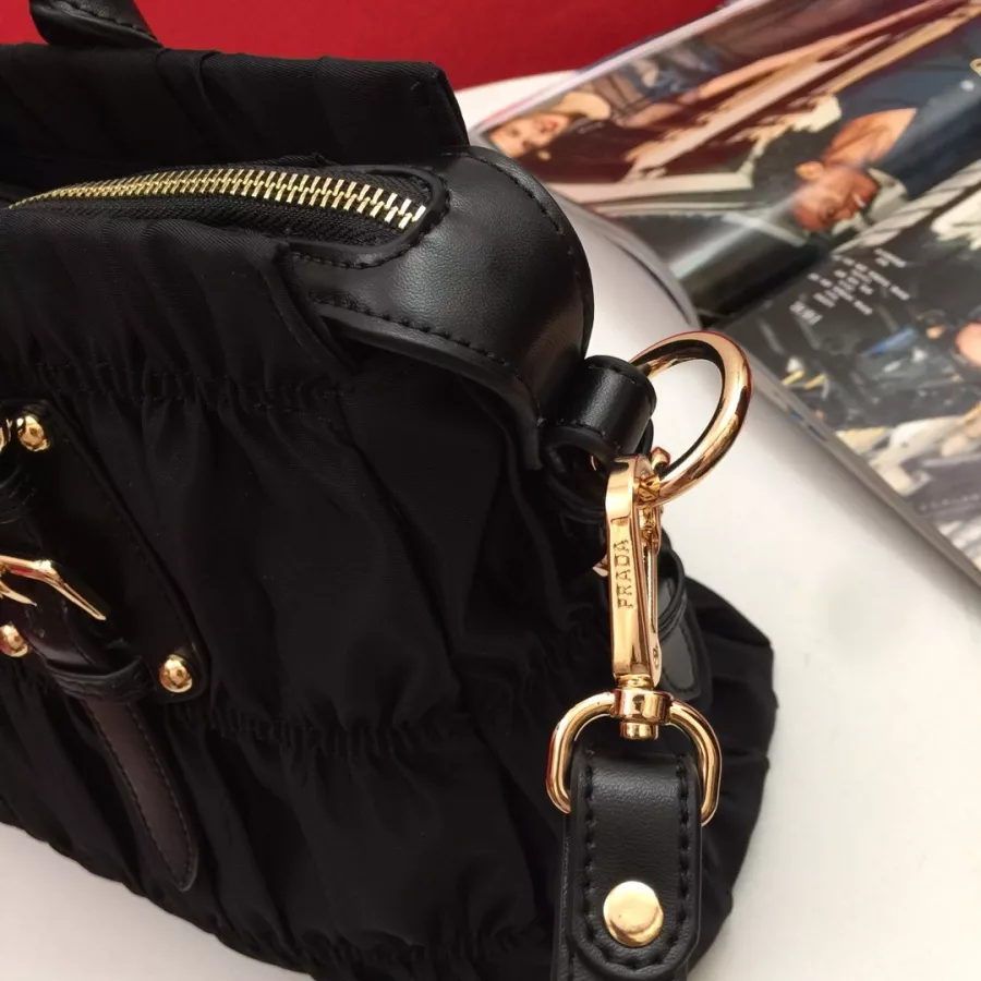 Prada AAA Quality Handbags For Women Efficient 7186