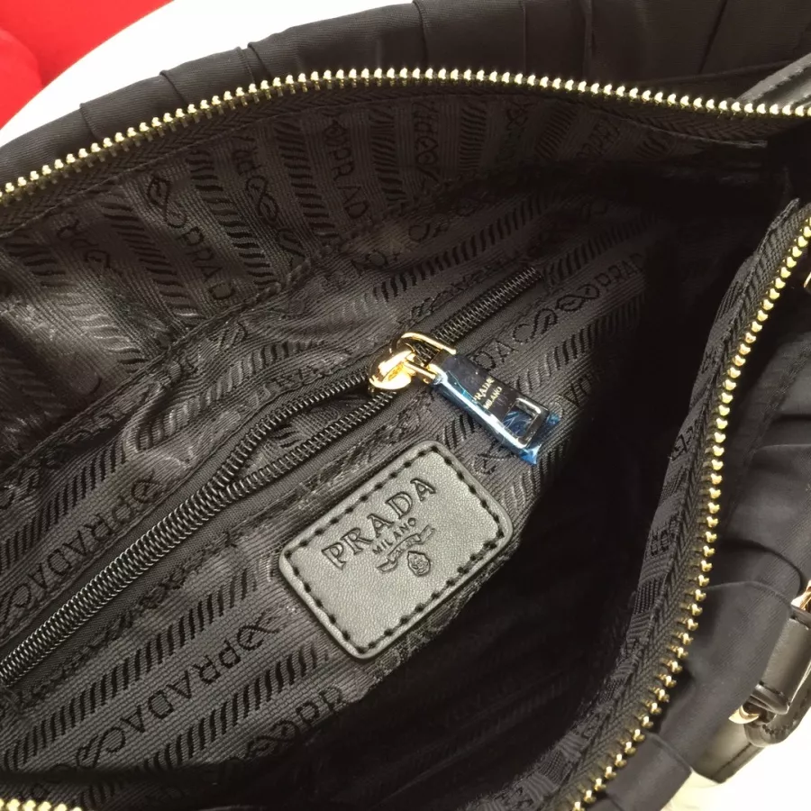 Prada AAA Quality Handbags For Women Efficient 7186