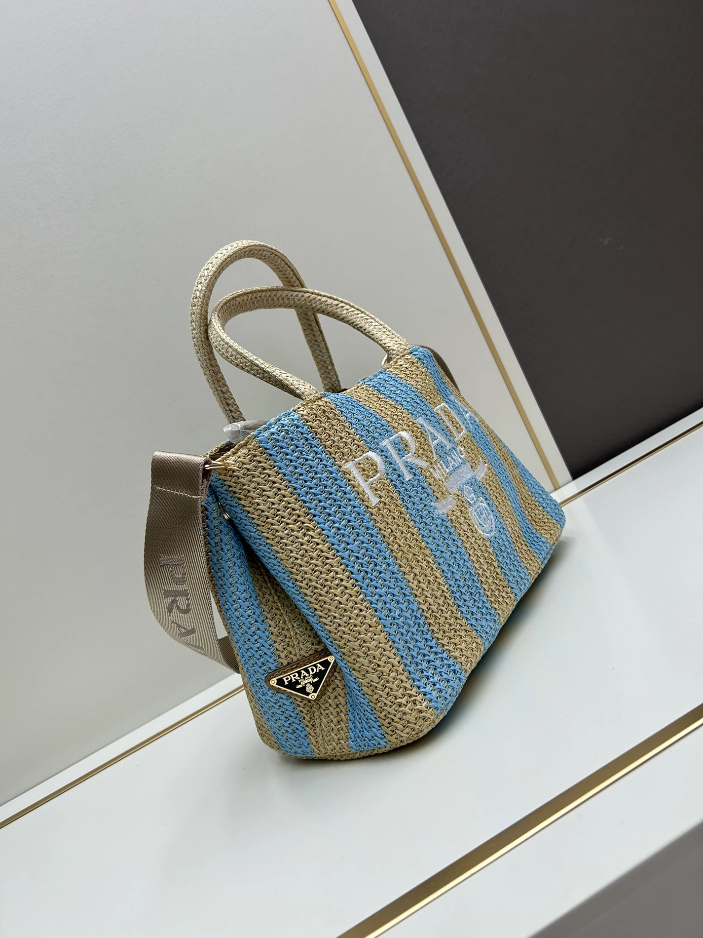 Prada AAA Quality Handbags For Women Elegant 1257