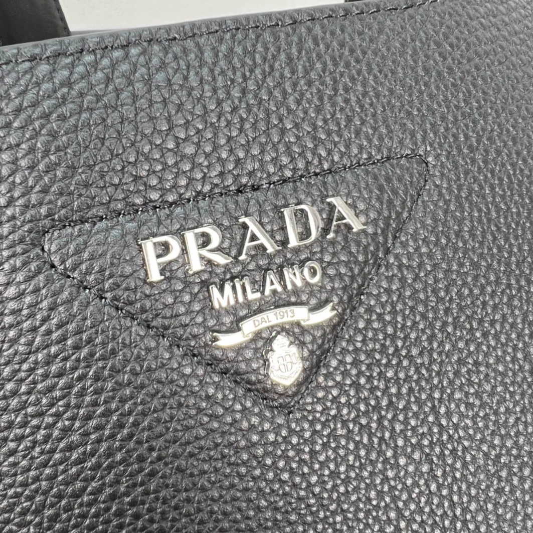 Prada AAA Quality Handbags For Women Fashionable 7096