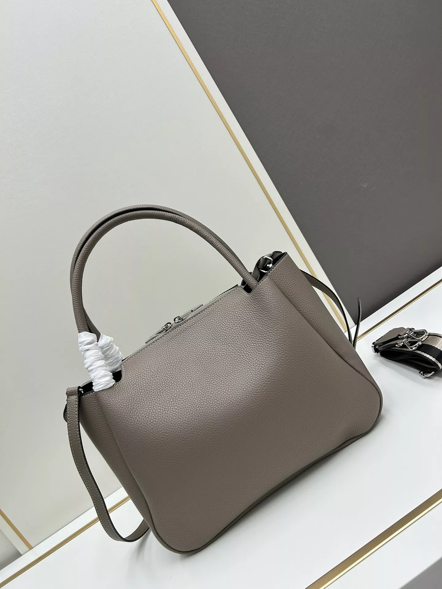 Prada AAA Quality Handbags For Women GoodFit 1243