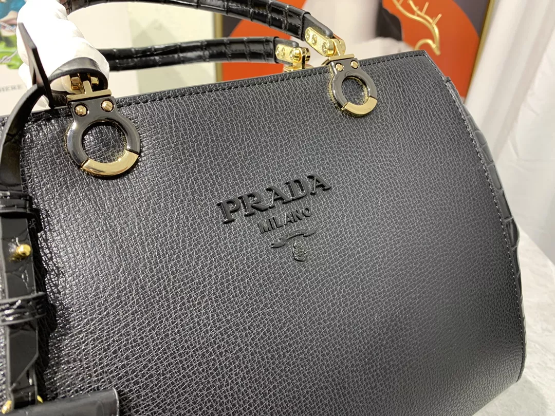 Prada AAA Quality Handbags For Women HighQuality 2887