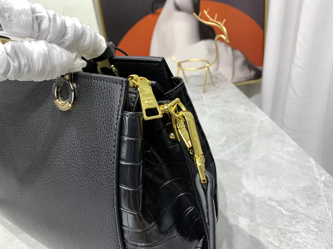 Prada AAA Quality Handbags For Women HighQuality 2887