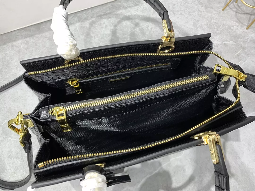 Prada AAA Quality Handbags For Women HighQuality 2887