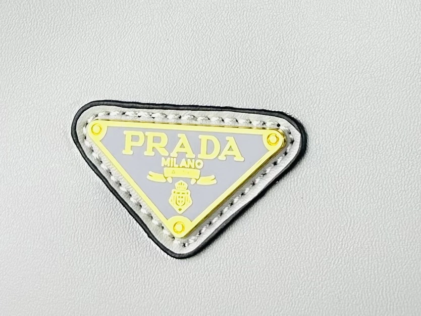 Prada AAA Quality Handbags For Women HighQuality 9412