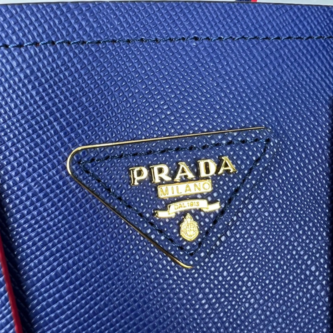 Prada AAA Quality Handbags For Women Lightweight 2080
