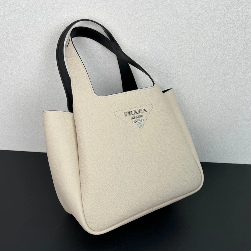 Prada AAA Quality Handbags For Women Lightweight 6414