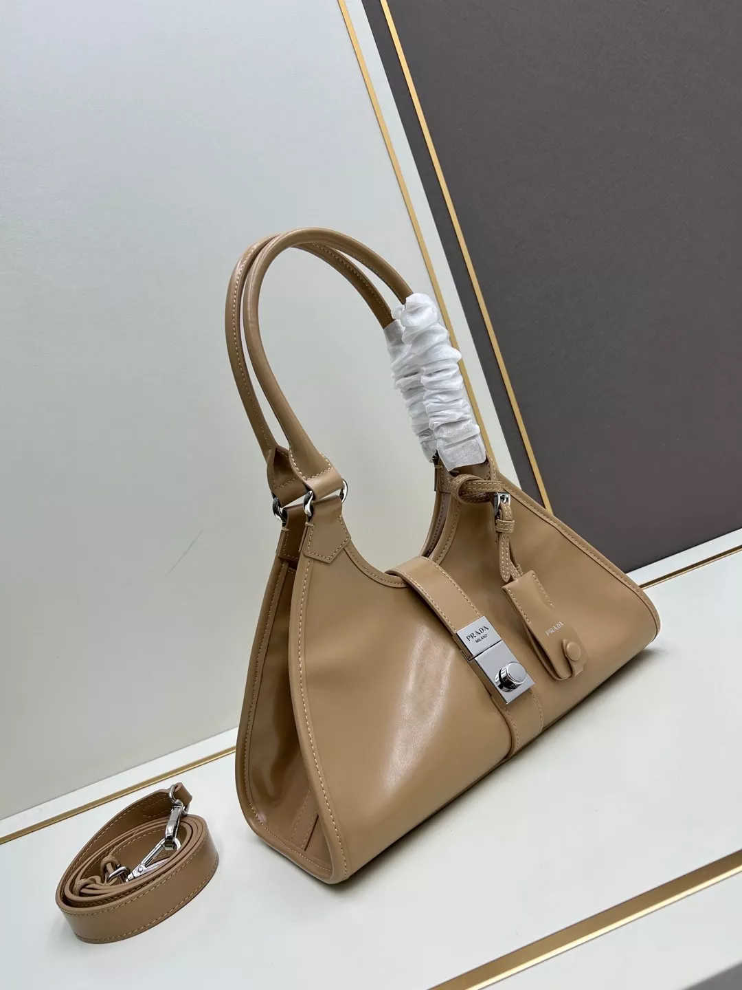 Prada AAA Quality Handbags For Women Modern 7488