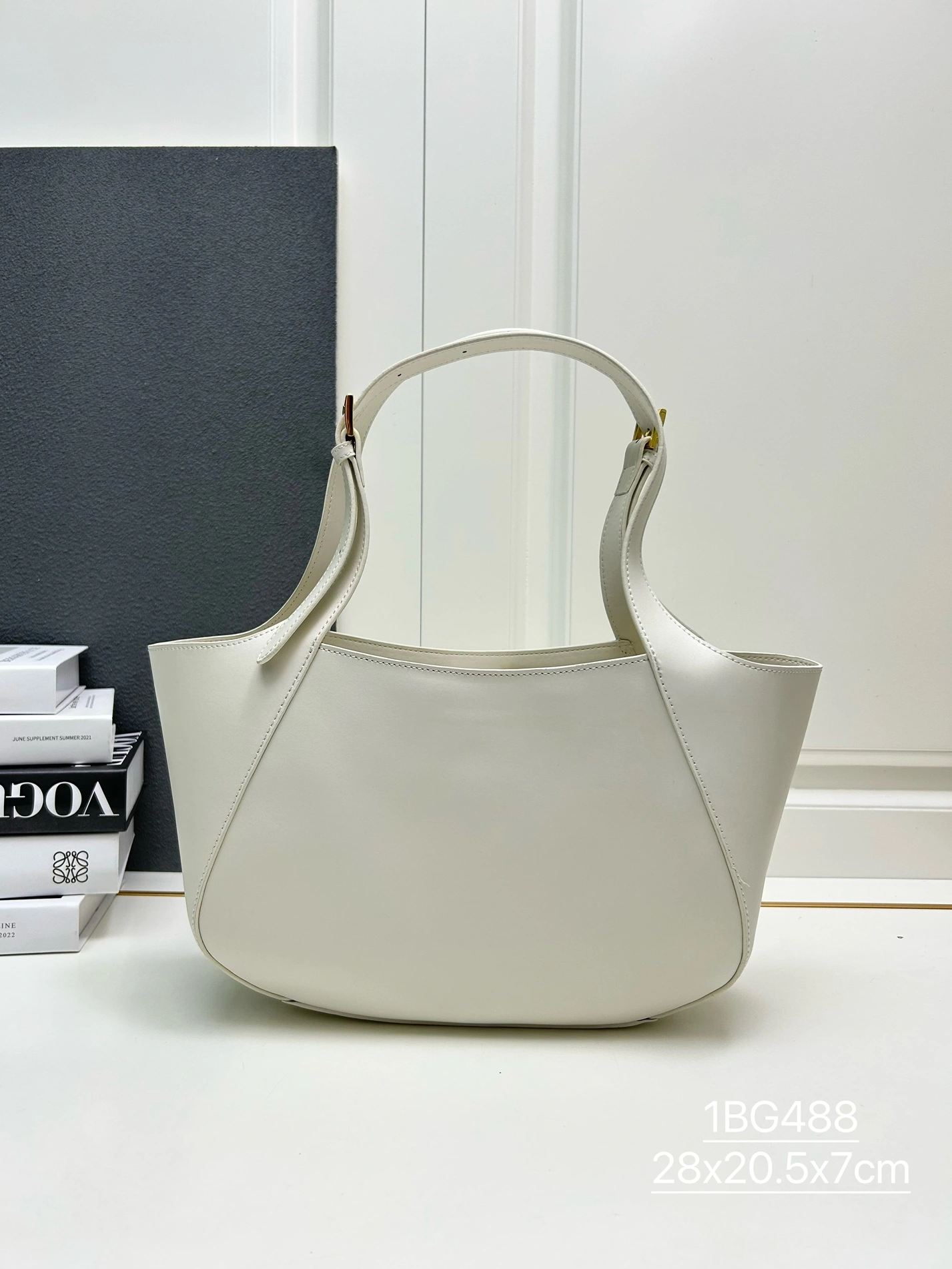Prada AAA Quality Handbags For Women ModernLook 3297