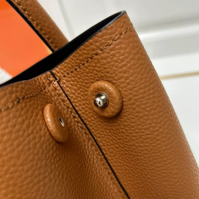 Prada AAA Quality Handbags For Women ModernLook 3741