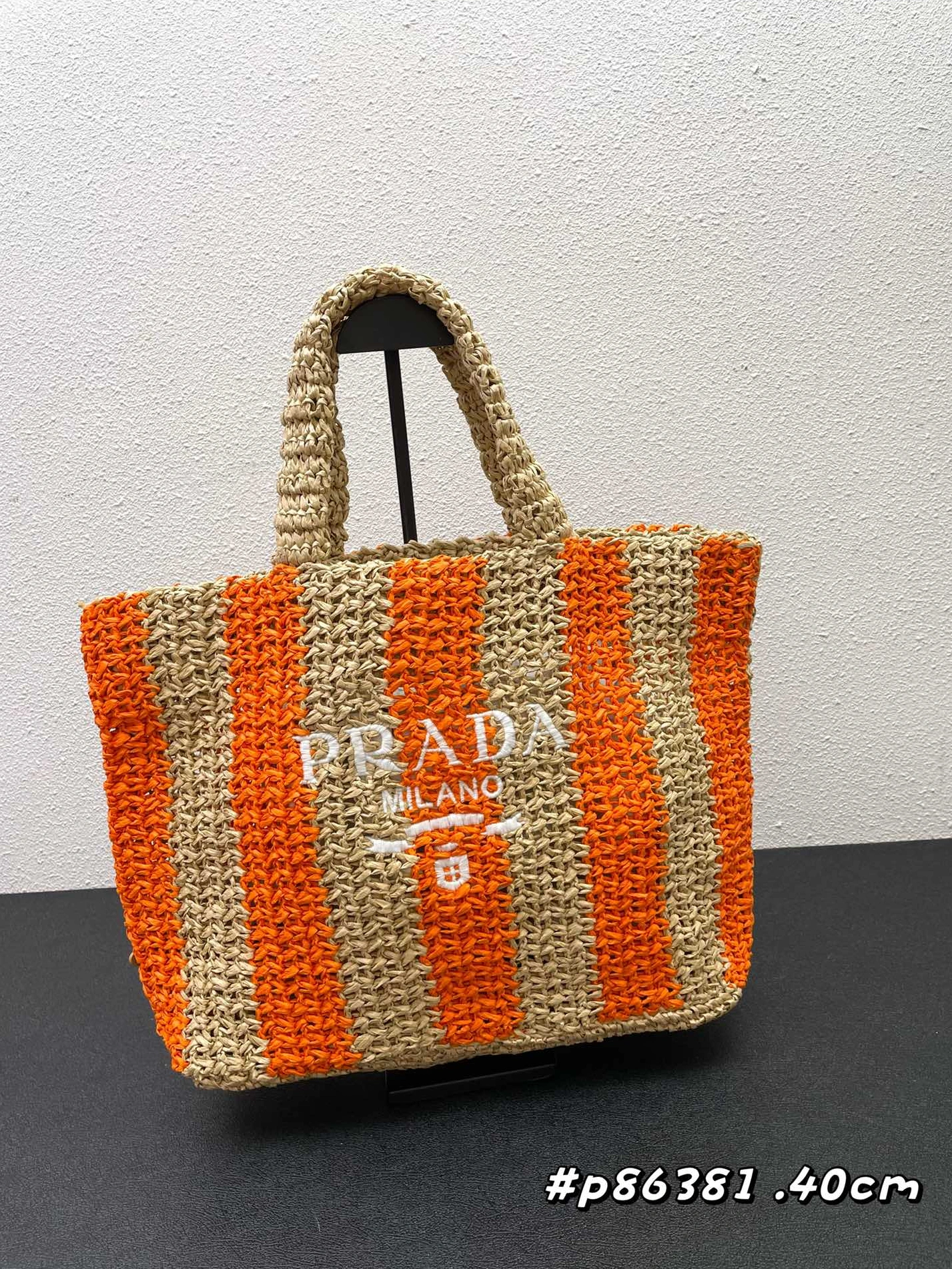 Prada AAA Quality Handbags For Women ModernLook 7578