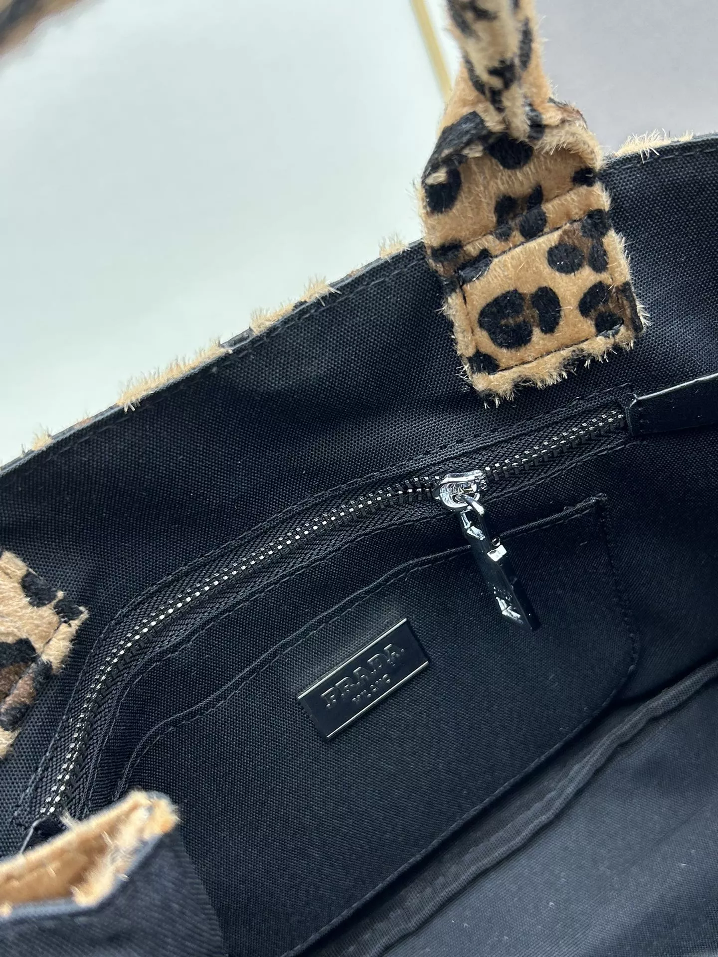 Prada AAA Quality Handbags For Women NewStyle 6884