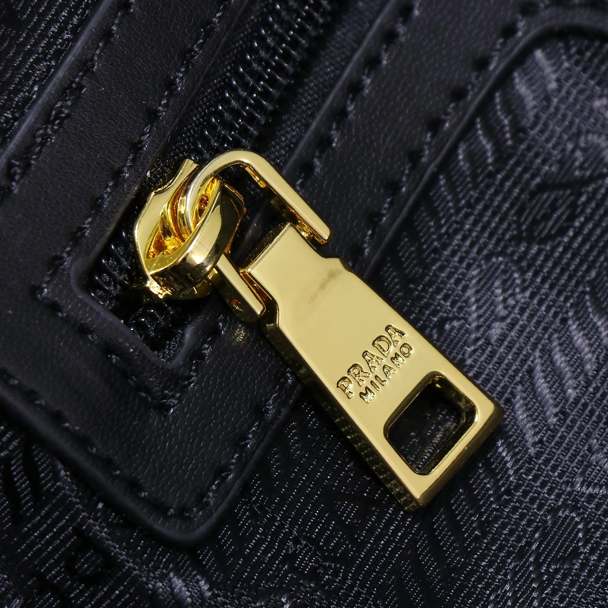Prada AAA Quality Handbags For Women Popular 3756