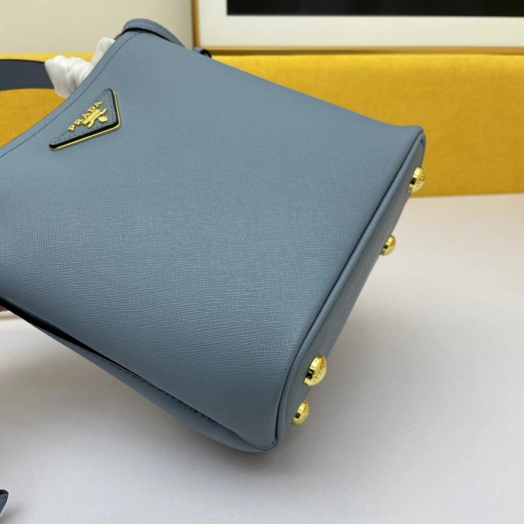 Prada AAA Quality Handbags For Women Popular 8081