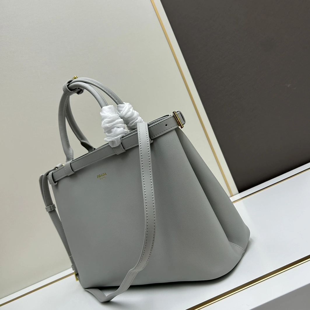 Prada AAA Quality Handbags For Women Practical 5966
