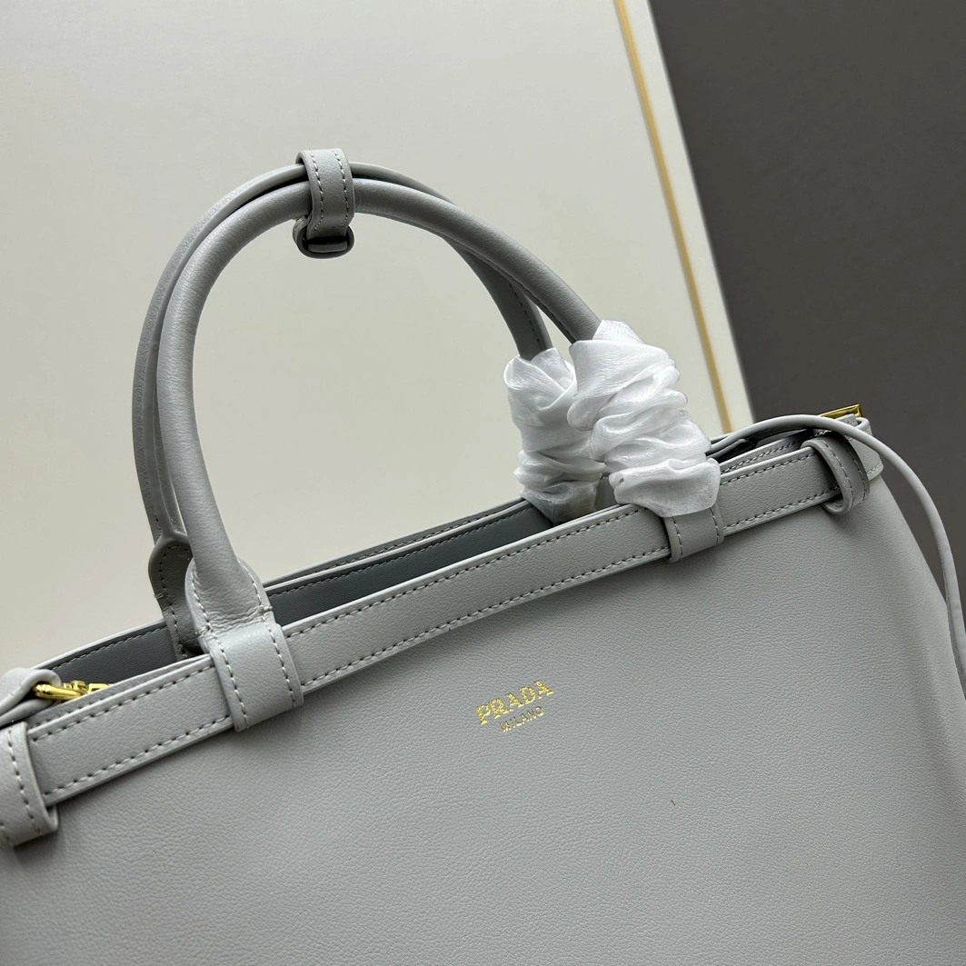 Prada AAA Quality Handbags For Women Practical 5966