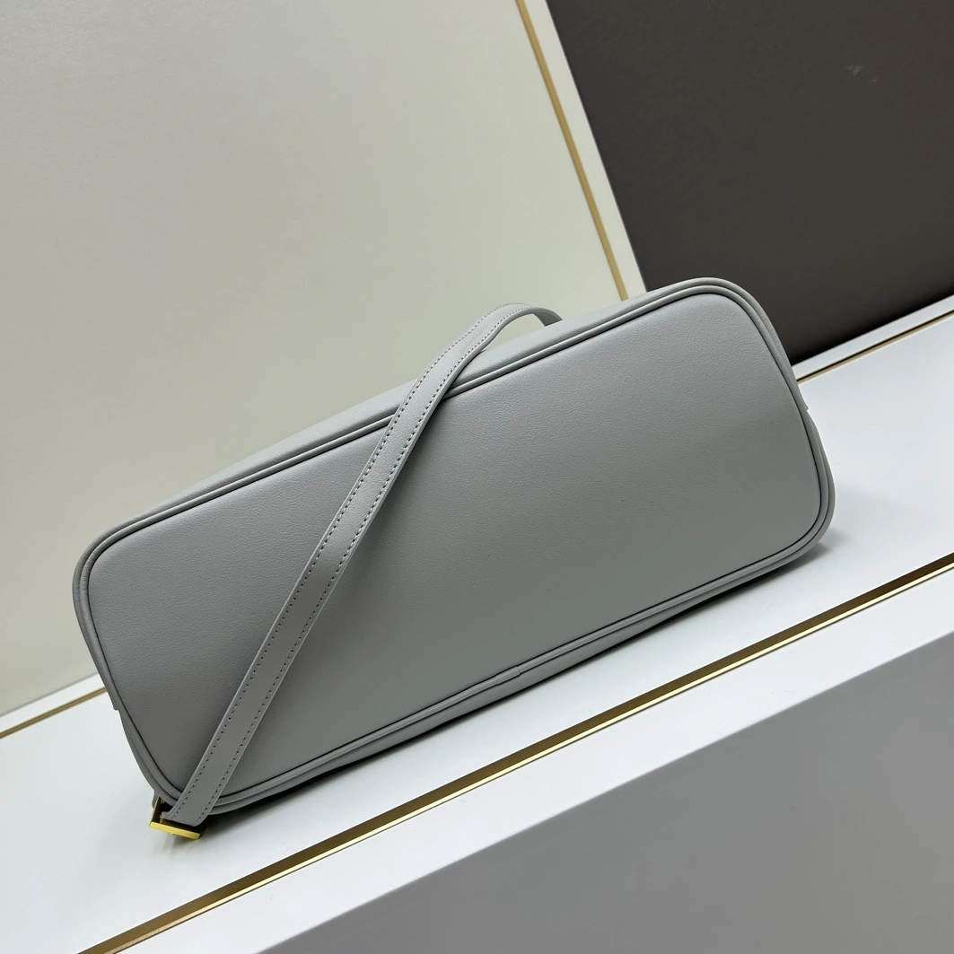 Prada AAA Quality Handbags For Women Practical 5966