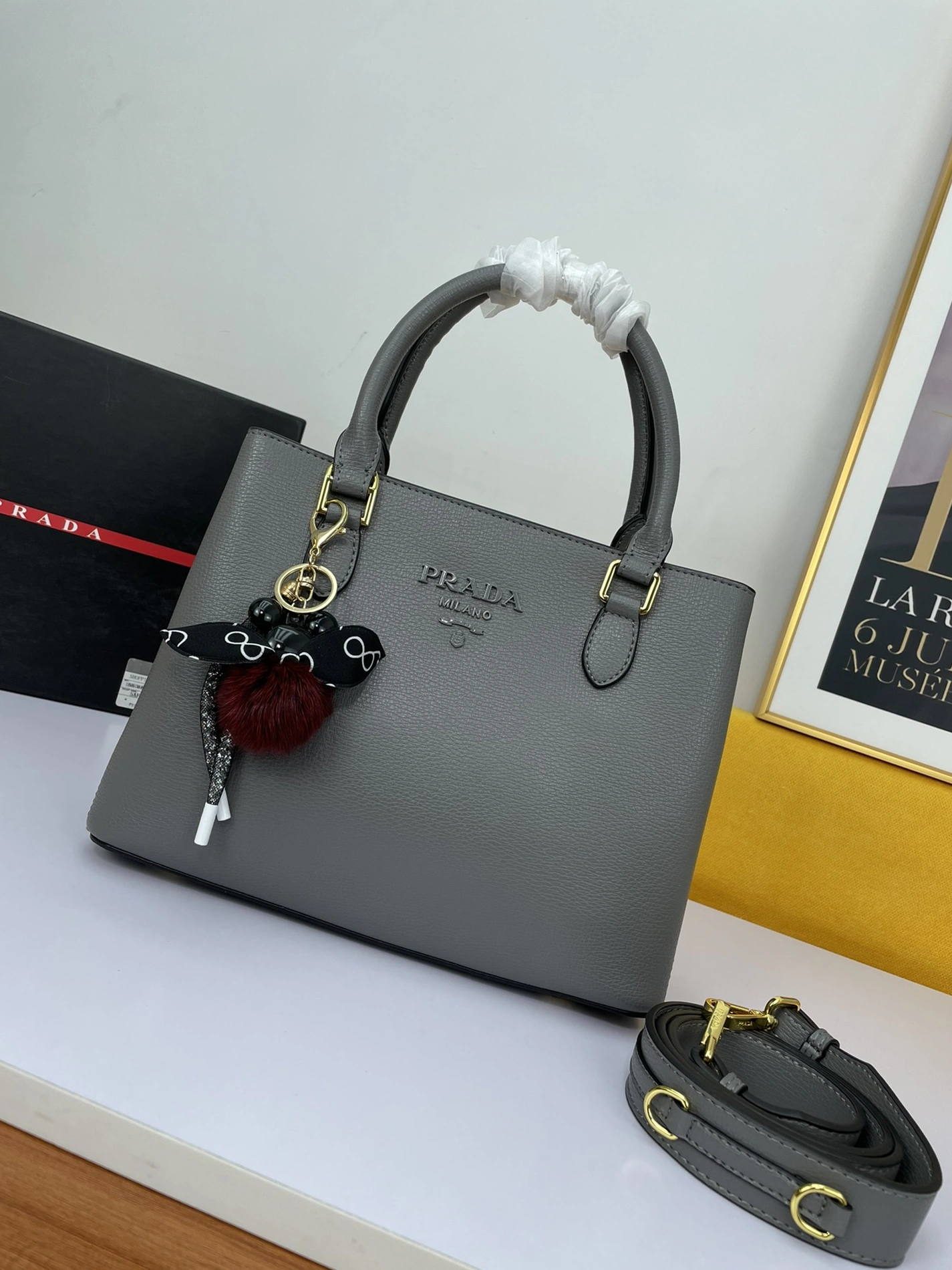 Prada AAA Quality Handbags For Women Practical 7004