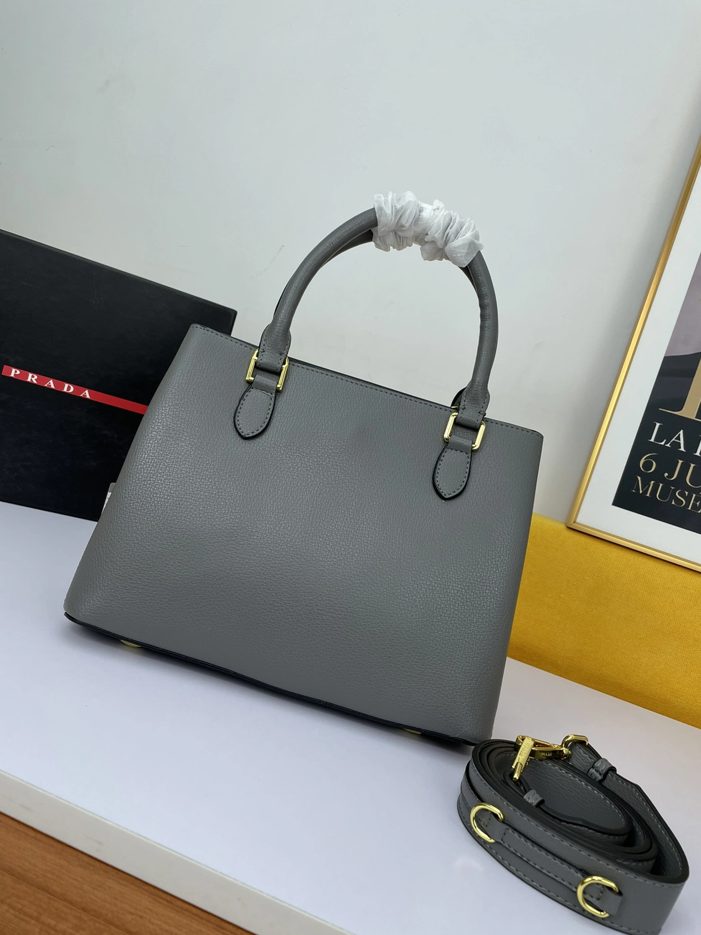 Prada AAA Quality Handbags For Women Practical 7004