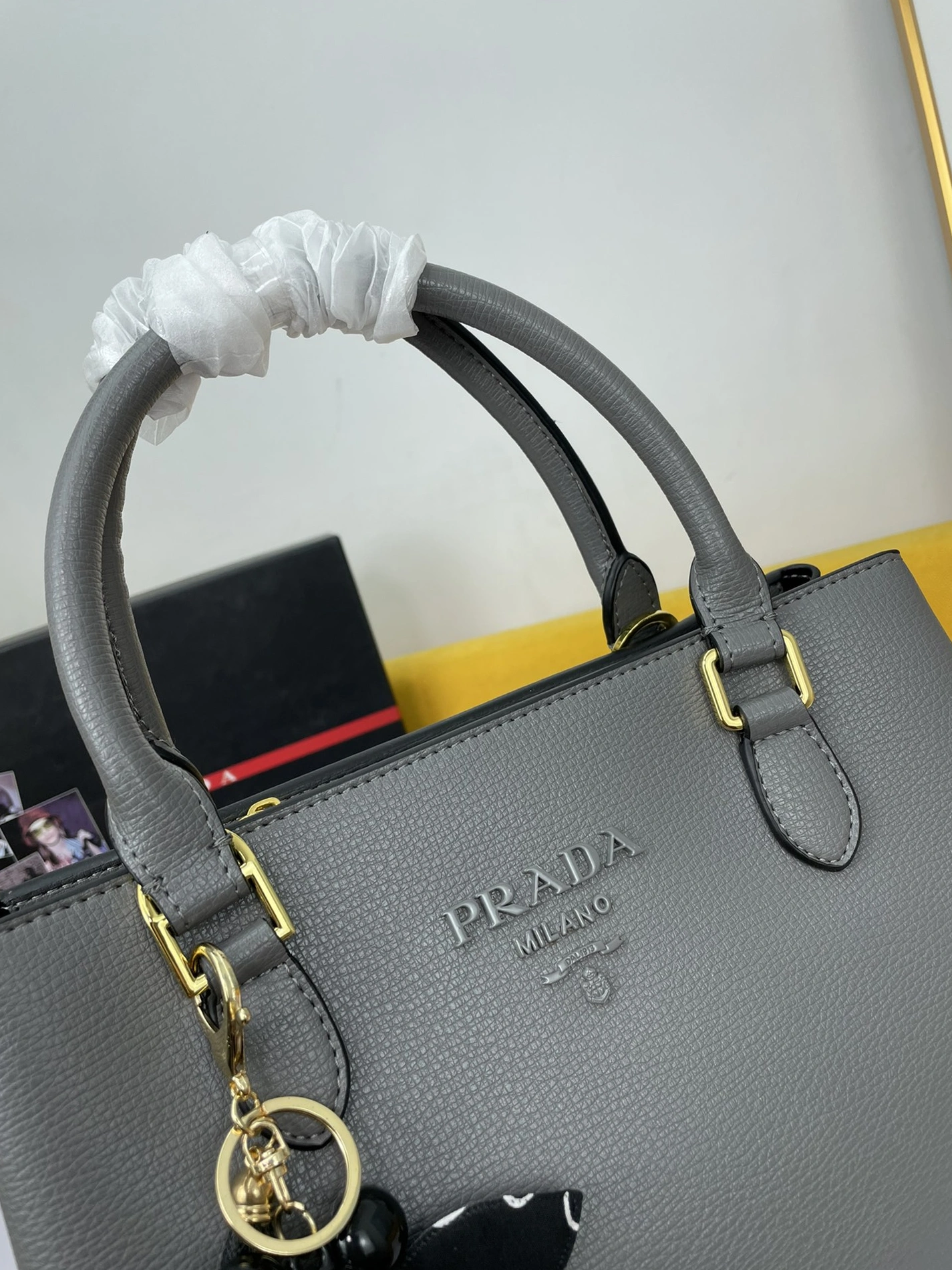 Prada AAA Quality Handbags For Women Practical 7004