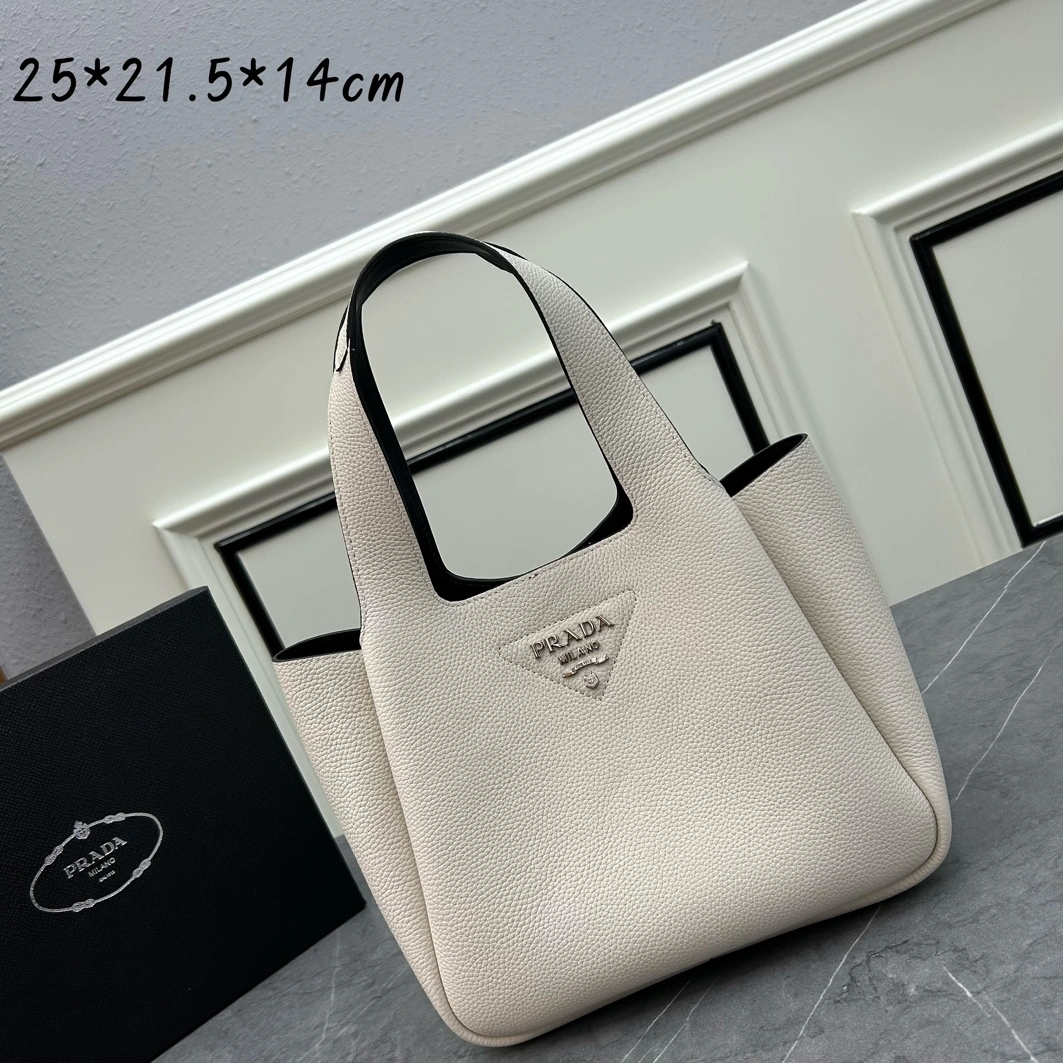 Prada AAA Quality Handbags For Women Practical 7493