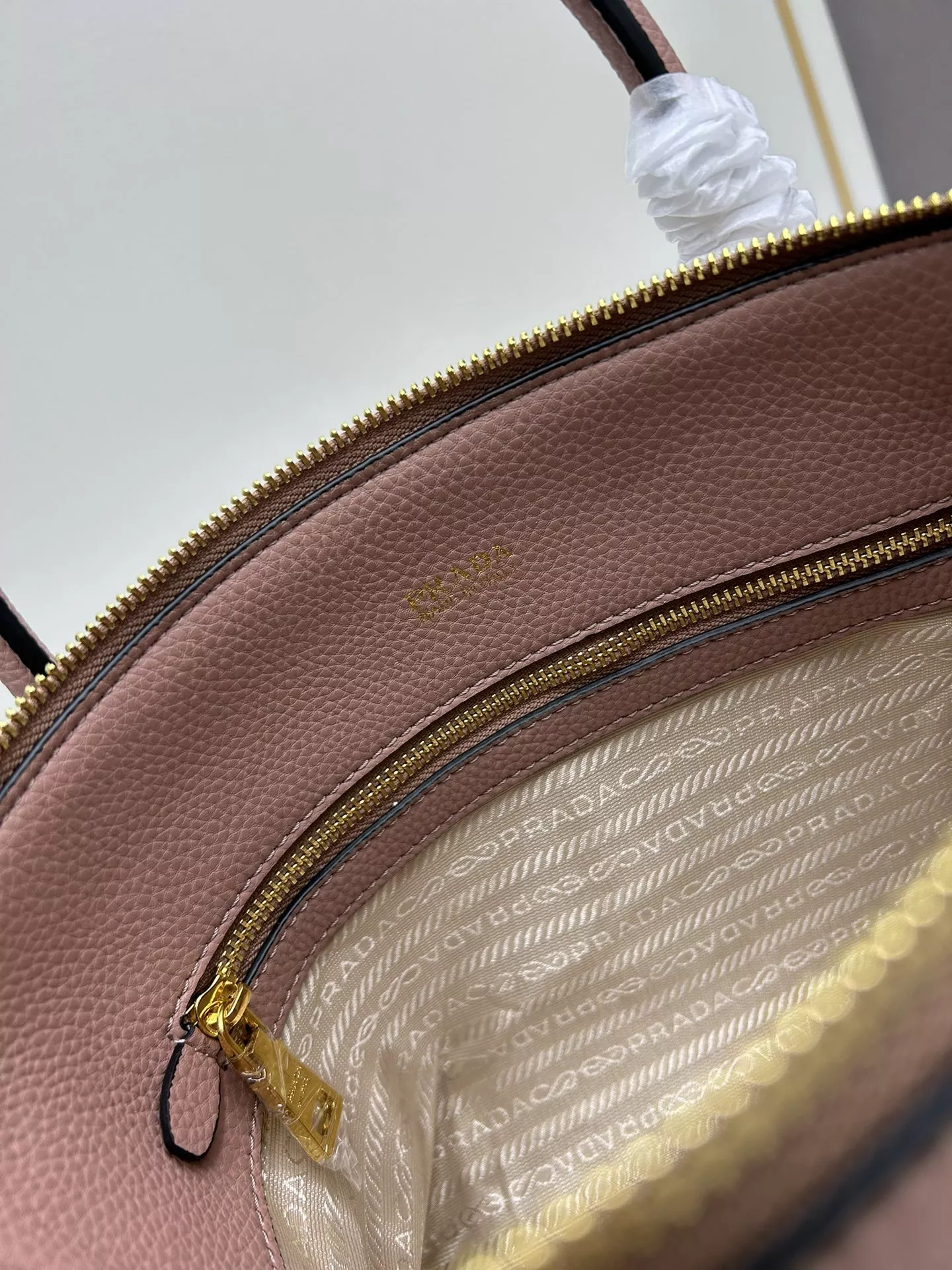 Prada AAA Quality Handbags For Women Practical 9177