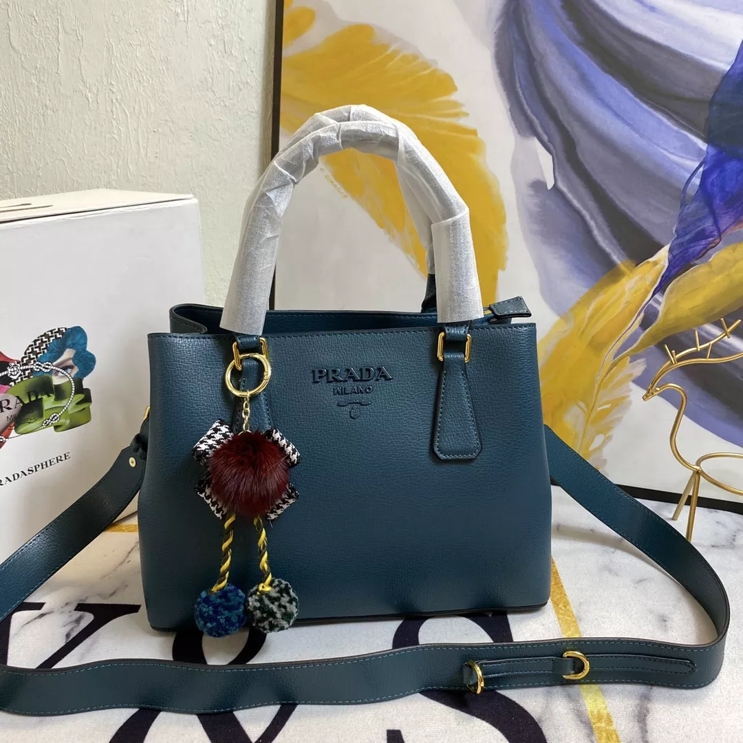 Prada AAA Quality Handbags For Women Reliable 5514