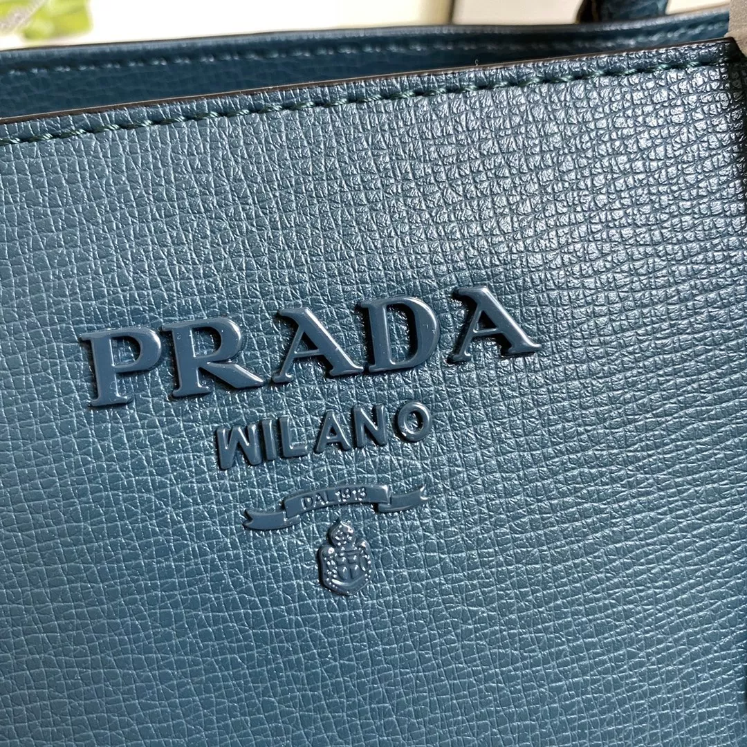 Prada AAA Quality Handbags For Women Reliable 5514