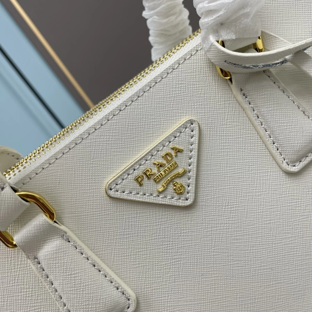 Prada AAA Quality Handbags For Women Resilient 3929